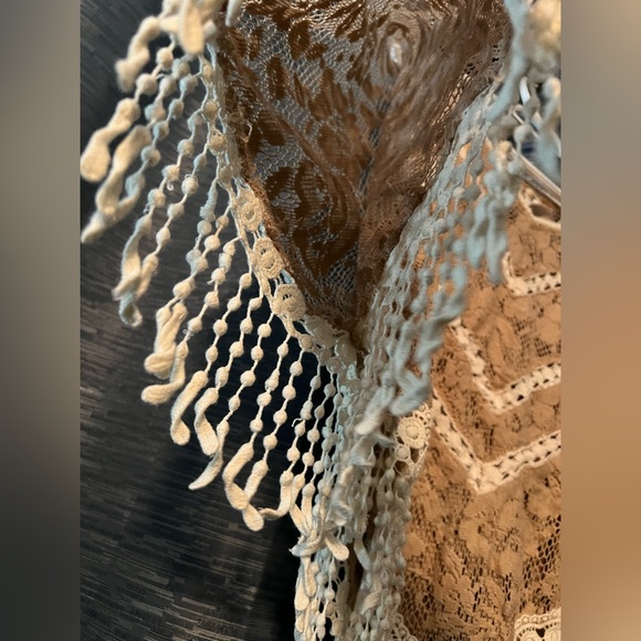 O'Neill Rayla Fringe Trim Crochet Poncho - Picture 5 of 6